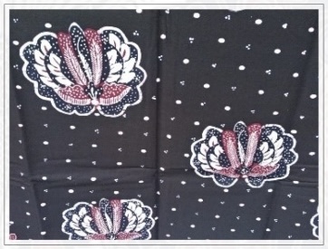 Motif Titik Sayap Merak